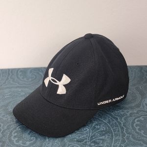 Under Armour Heat Gear Black Fabric Baseball Cap Hat Youth Circumference 20"